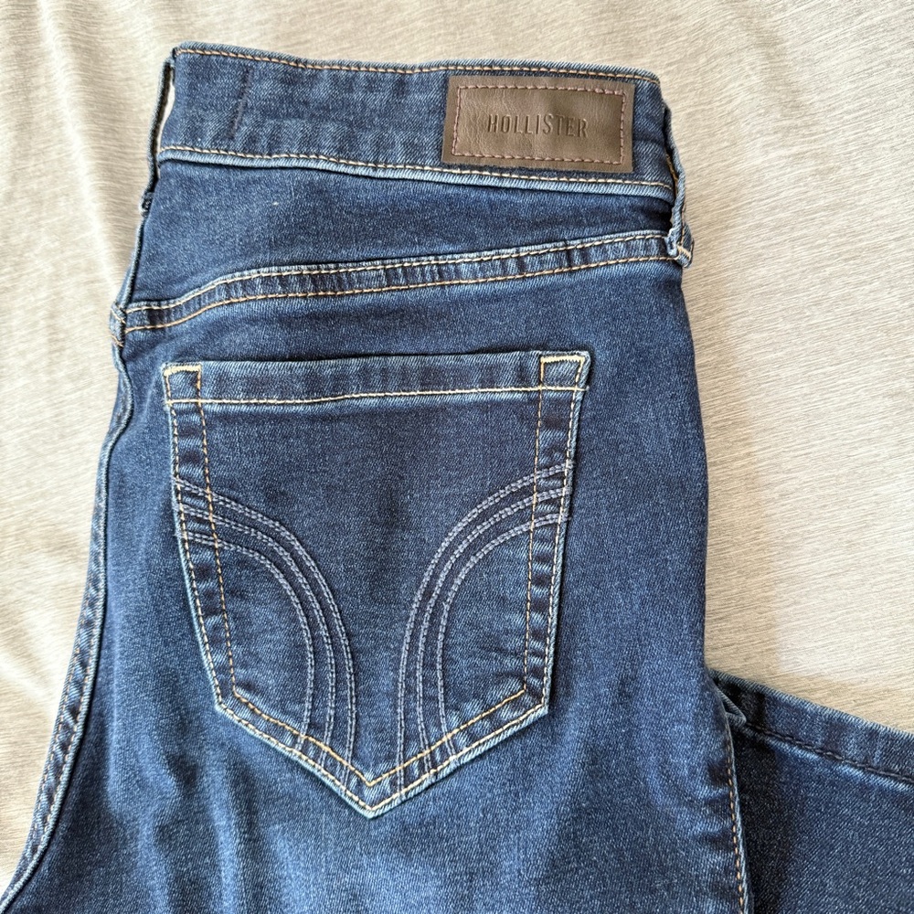 Hollister Mid-Rise Dark Wash Bootcut Jeans - Picture 2 of 8